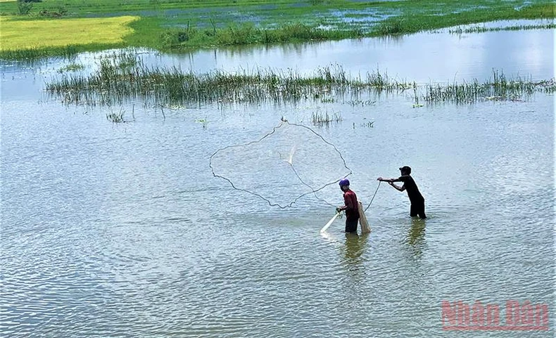 Thơ mộng hồ Lắk giữa đại ngàn Tây Nguyên -0