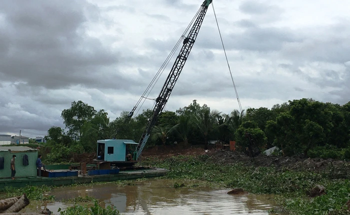 Xóm nhỏ ven cồn Phú Đa mong có chỗ ở ổn định -0