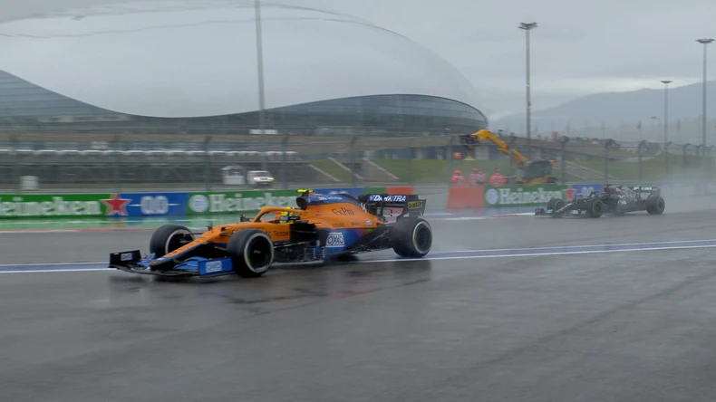 Lewis Hamilton cán mốc 100 chiến thắng -0