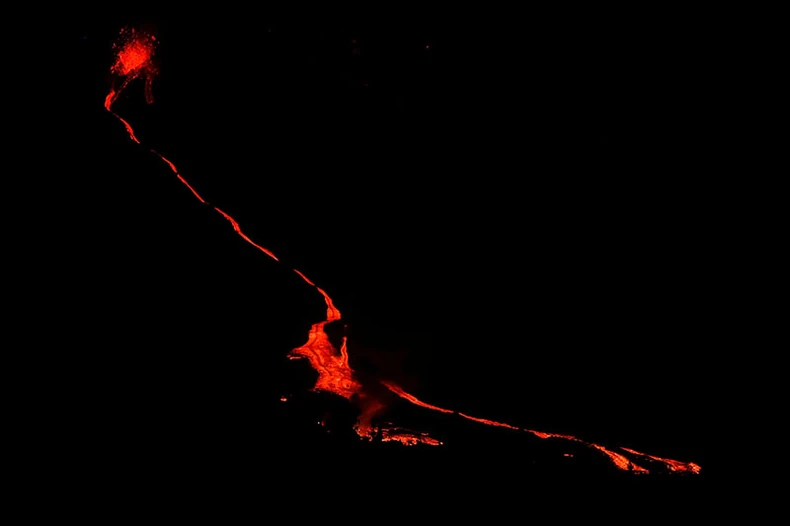 Núi lửa đang phun trào tại đảo La Palma, Tây Ban Nha -0