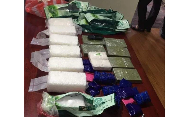 Thái Bình bắt hai đối tượng, thu giữ 13 bánh heroin cùng nhiều tang vật -0