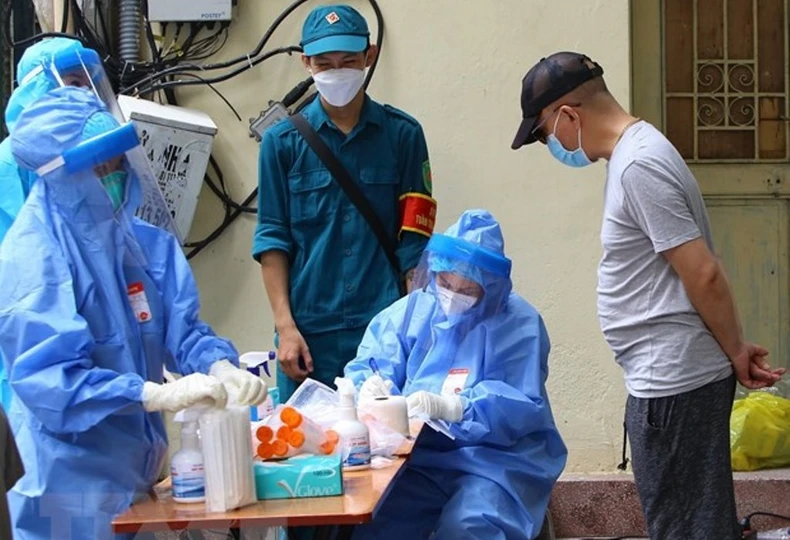 Hà Nội xét nghiệm diện rộng cho cư dân quanh Bệnh viện Việt - Đức -0
