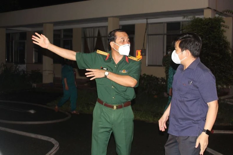Công an, quân đội nỗ lực khống chế vụ cháy lớn trong đêm ở Đồng Nai -0