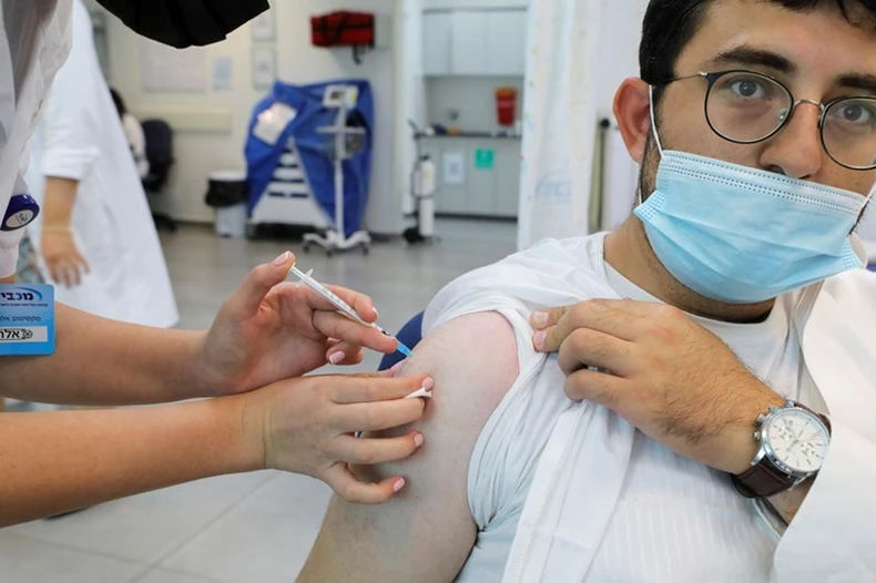 Israel đẩy lùi làn sóng -0