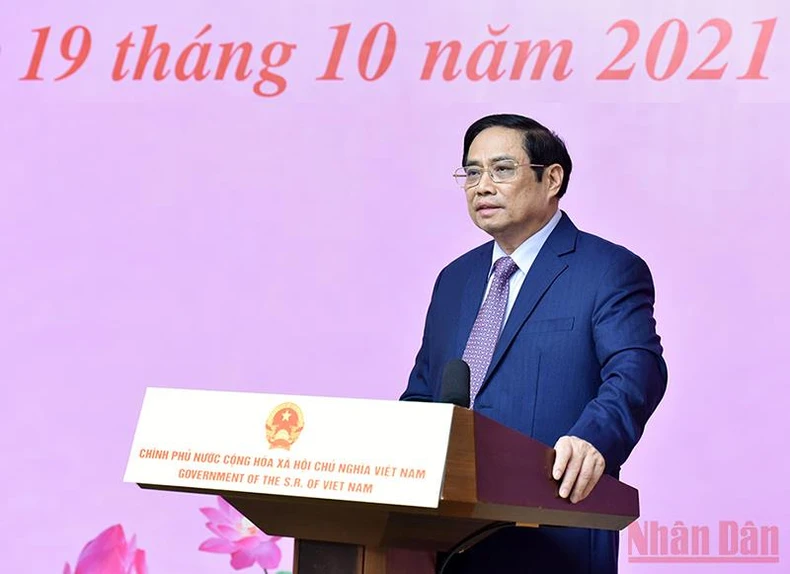 Thủ tướng Phạm Minh Chính gặp mặt các đại biểu phụ nữ tiêu biểu -0