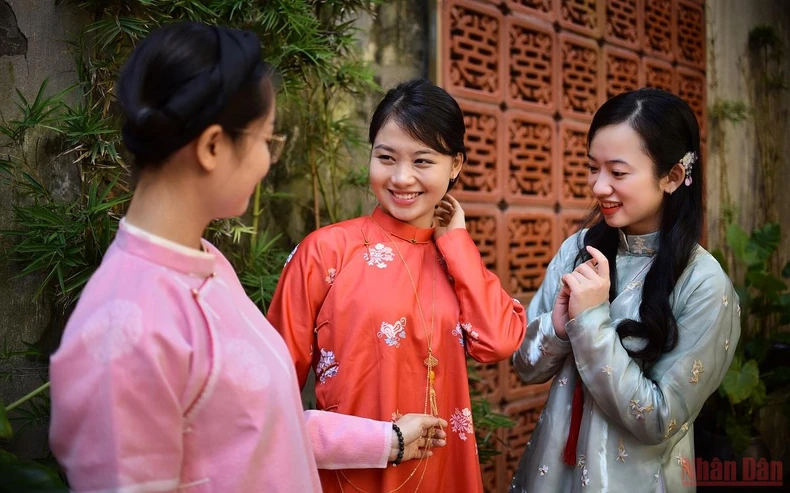 Áo ngũ thân trong đời sống giới trẻ -0