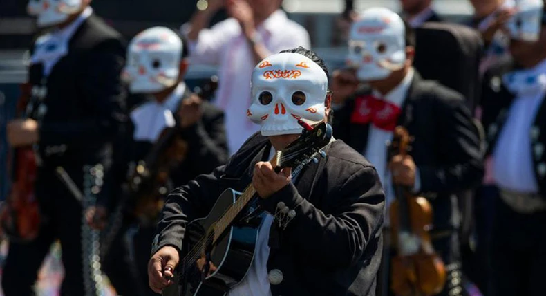 “Ngày của người chết” quay trở lại trên đường phố Mexico -0