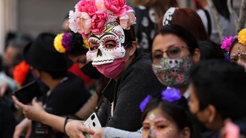 “Ngày của người chết” quay trở lại trên đường phố Mexico -1