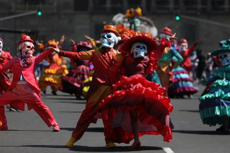 “Ngày của người chết” quay trở lại trên đường phố Mexico -1
