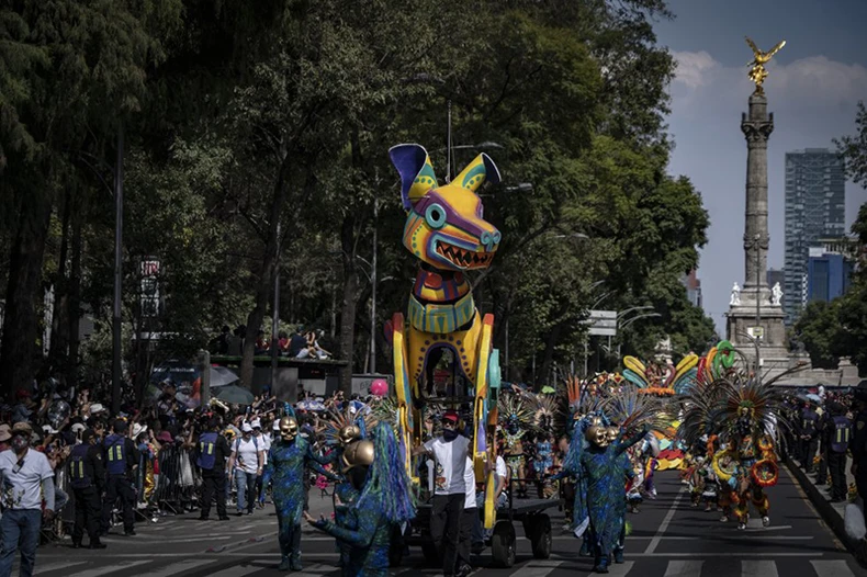 “Ngày của người chết” quay trở lại trên đường phố Mexico -3