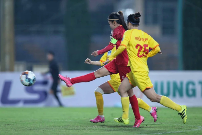 Đánh bại Phong Phú Hà Nam, TP Hồ Chí Minh tạm dẫn đầu -0