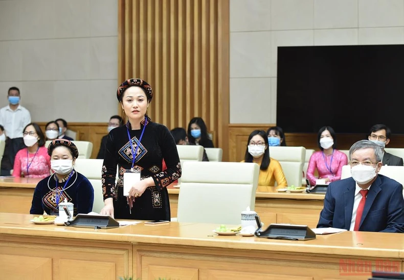 Thủ tướng Phạm Minh Chính gặp mặt đại diện nhà giáo, cán bộ quản lý giáo dục tiêu biểu -0