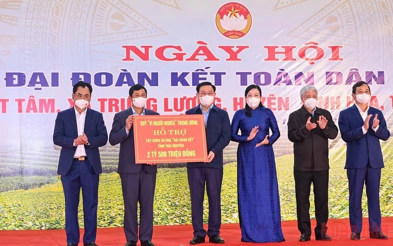 Ấm áp niềm vui trong Ngày hội Đại Đoàn kết toàn dân -0
