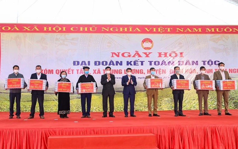Ấm áp niềm vui trong Ngày hội Đại Đoàn kết toàn dân -0