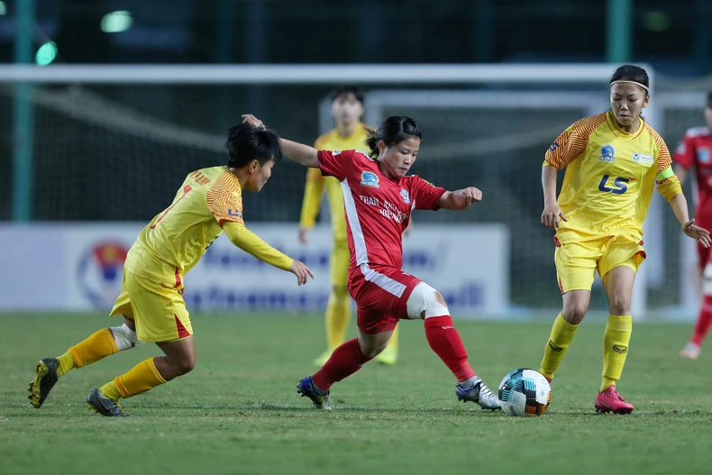 TP Hồ Chí Minh vững ngôi đầu bảng -0