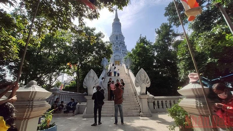 Du lịch Campuchia từng bước phục hồi -0