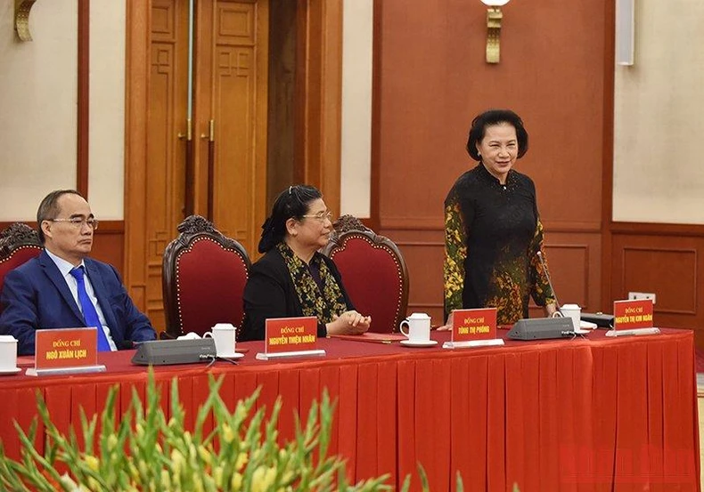Trao quyết định cho các đồng chí nguyên Ủy viên Bộ Chính trị nghỉ hưu -0