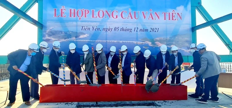 Hợp long Cầu Vân Tiên thuộc dự án cao tốc Vân Đồn-Móng Cái -0