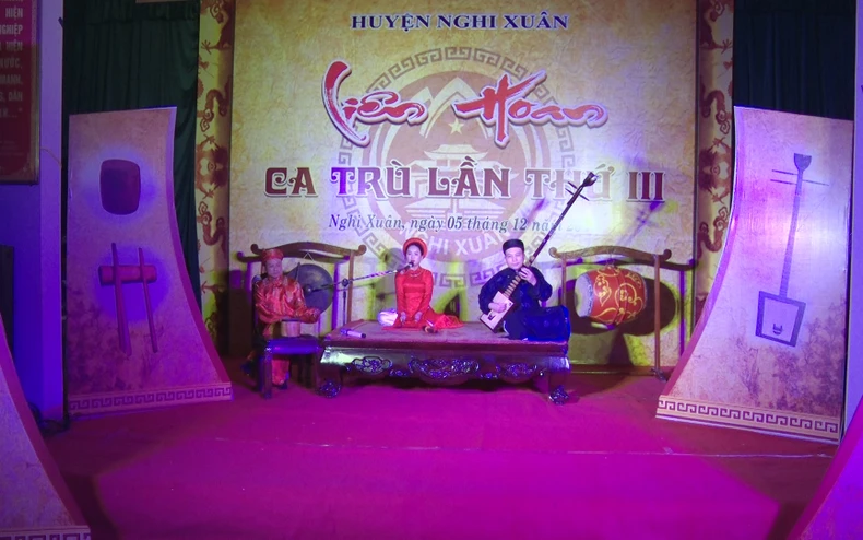Liên hoan Ca trù trên đất tổ Nghi Xuân -0