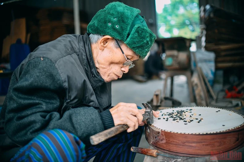 Thăng trầm nghề “rỗng ruột” -0