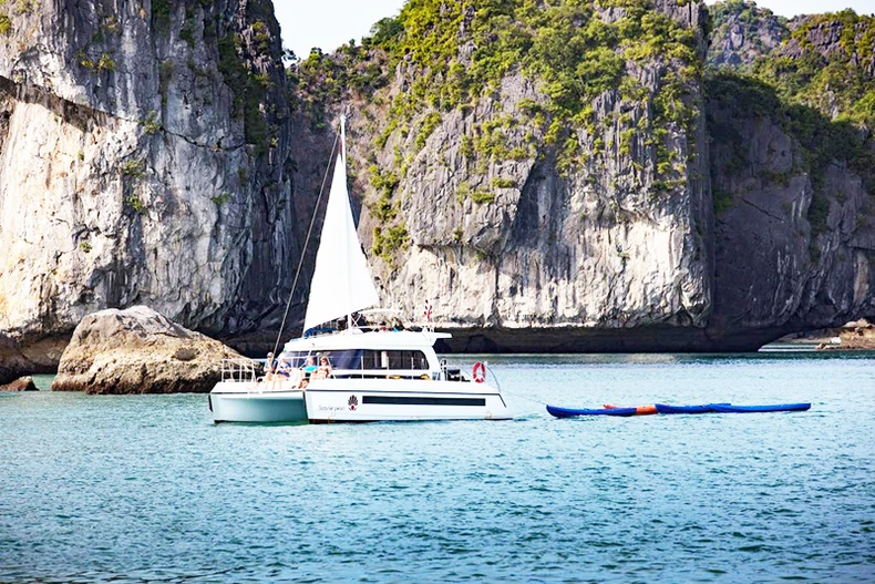Quảng Ninh mở cửa du lịch thích ứng an toàn, linh hoạt -0