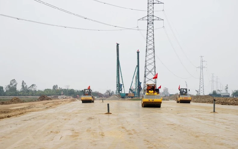 Phó Thủ tướng Lê Văn Thành kiểm tra tiến độ Dự án cao tốc Bắc-Nam đoạn qua Nghệ An -0