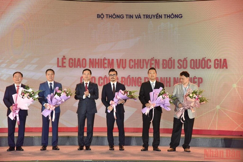 Bộ trưởng Nguyễn Mạnh Hùng: Nhận phát triển các nền tảng số là nhận sứ mệnh quốc gia -0