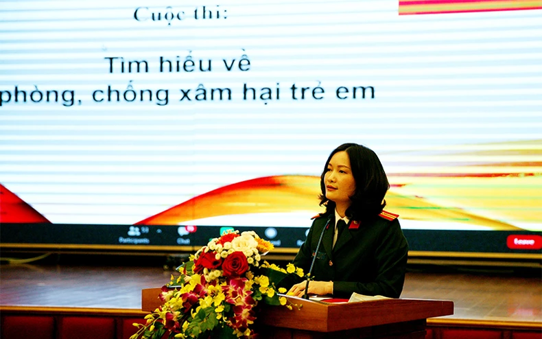 Trao giải cuộc thi trắc nghiệm trực tuyến
