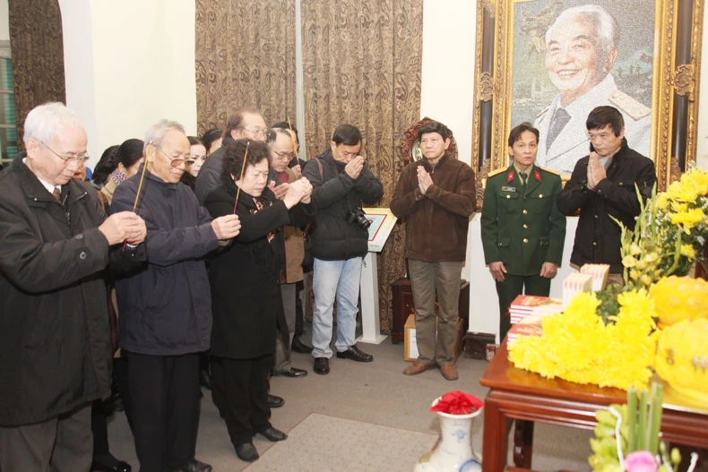 Triển lãm thơ diễn ca lịch sử “Theo dấu chân Đại tướng” nhân kỷ niệm 110 năm ngày sinh Đại tướng Võ Nguyên Giáp -8