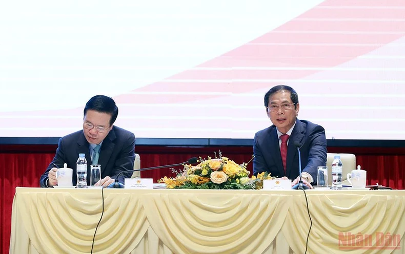 Nâng cao công tác xây dựng Đảng trong lĩnh vực đối ngoại -0