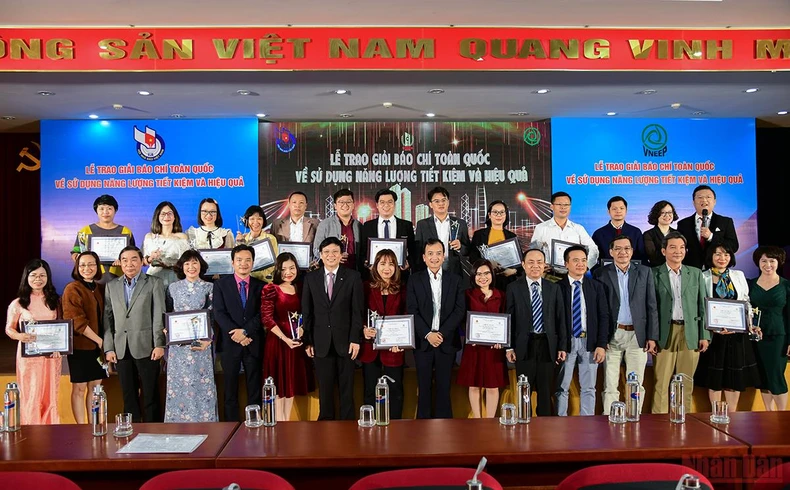Báo Nhân Dân điện tử đoạt giải A “Giải thưởng báo chí tuyên truyền về sử dụng năng lượng tiết kiệm và hiệu quả năm 2021” -0