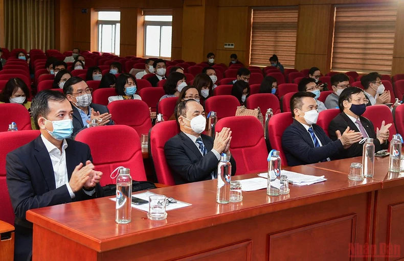 Báo Nhân Dân điện tử đoạt giải A “Giải thưởng báo chí tuyên truyền về sử dụng năng lượng tiết kiệm và hiệu quả năm 2021” -2