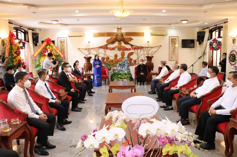 Trưởng Ban Dân vận Trung ương chúc mừng Giáng sinh tại Đồng Nai -0