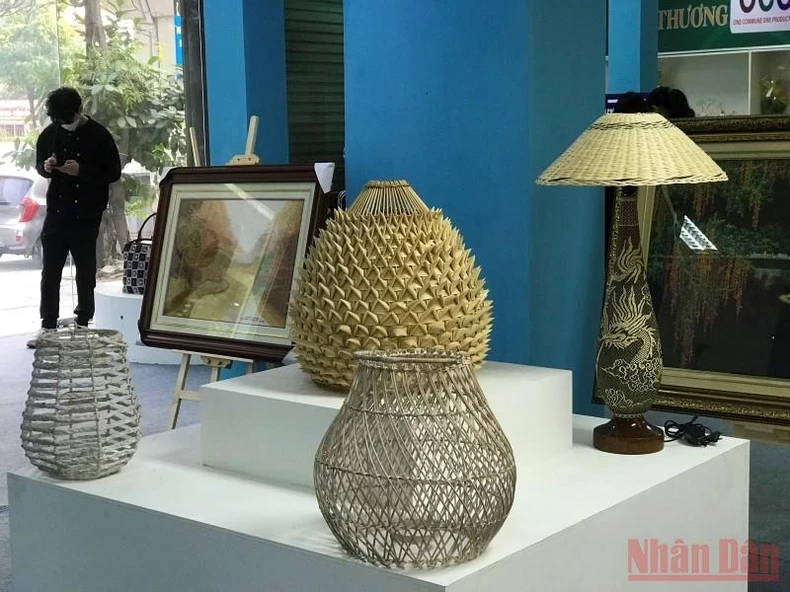 Hà Nội giới thiệu các mẫu thiết kế tiêu biểu ngành mây tre đan -0