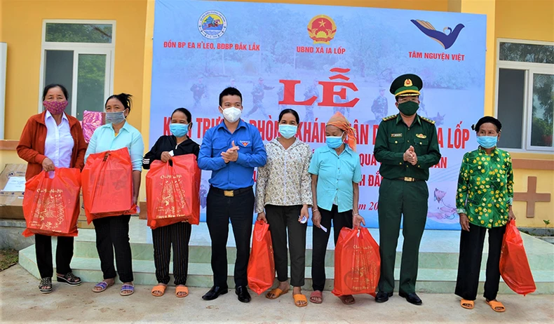 Khai trương Phòng khám Quân-dân y tại xã biên giới Ia Lốp -0