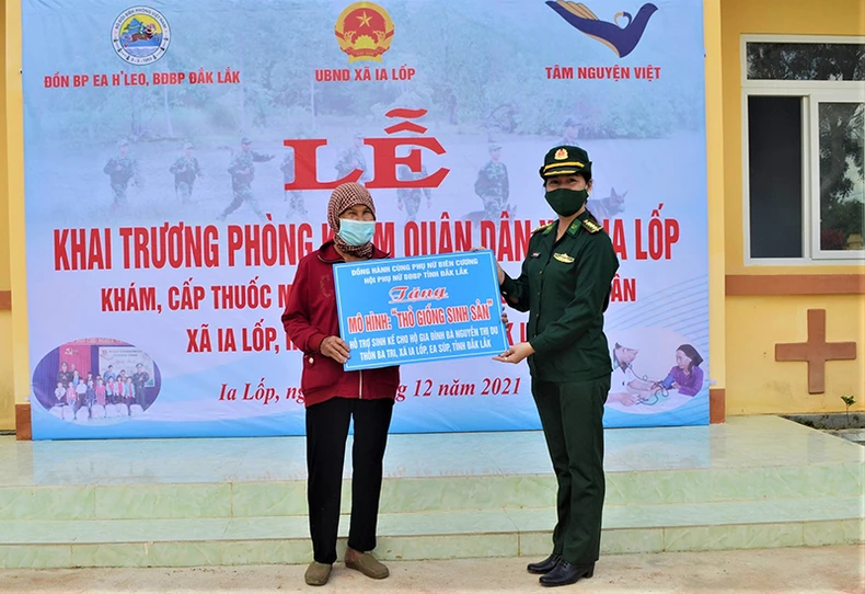 Khai trương Phòng khám Quân-dân y tại xã biên giới Ia Lốp -0