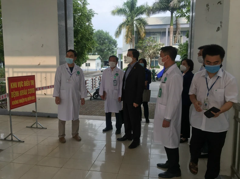 96% bệnh nhân Covid-19 tử vong ở Bệnh viện Thanh Nhàn chưa tiêm vaccine -0