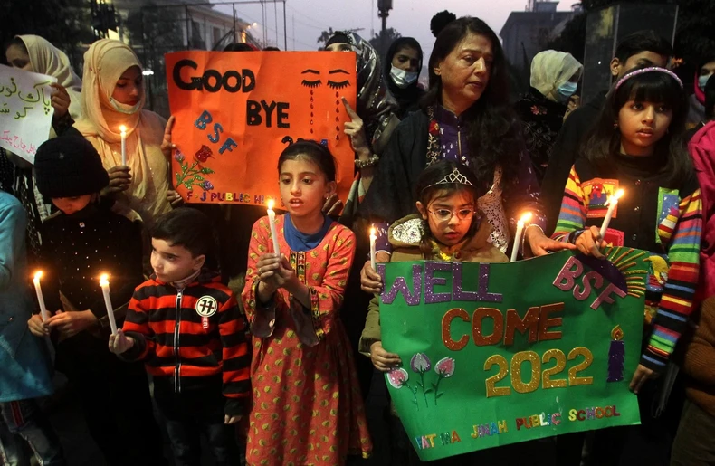 Thế giới chào năm mới 2022 trong bối cảnh thắt chặt quy định phòng, chống dịch Covid-19 -0