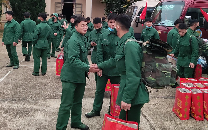 Sơn La tiễn quân nhân hoàn thành nghĩa vụ quân sự tại ngũ -0