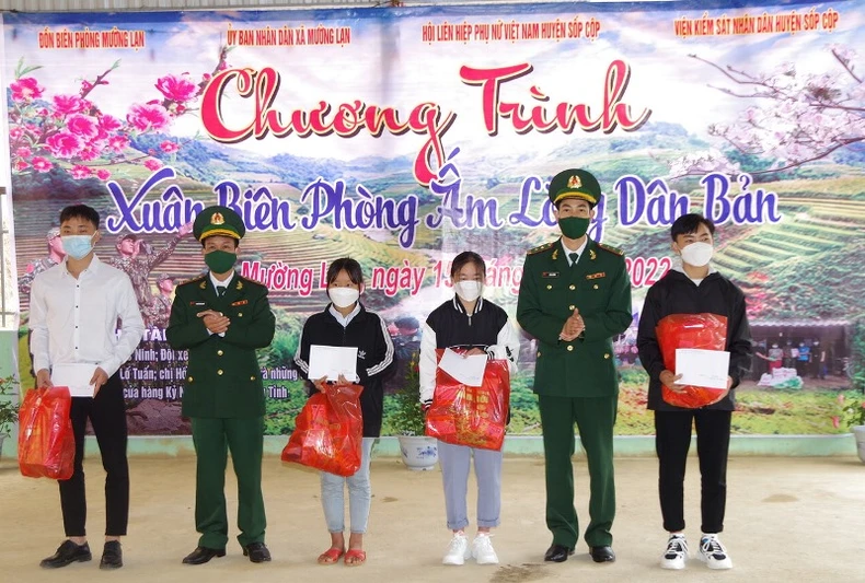 Xuân biên phòng ấm lòng dân bản Pu Hao -0