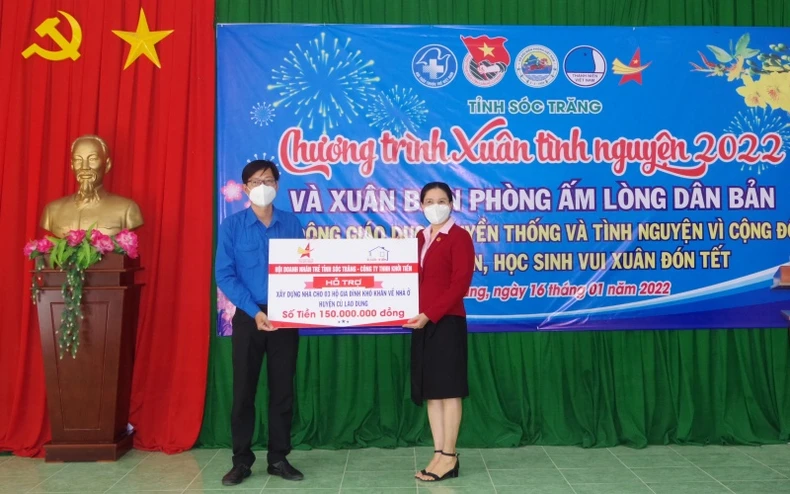 “Xuân Biên phòng ấm lòng dân bản” tại Sóc Trăng -0