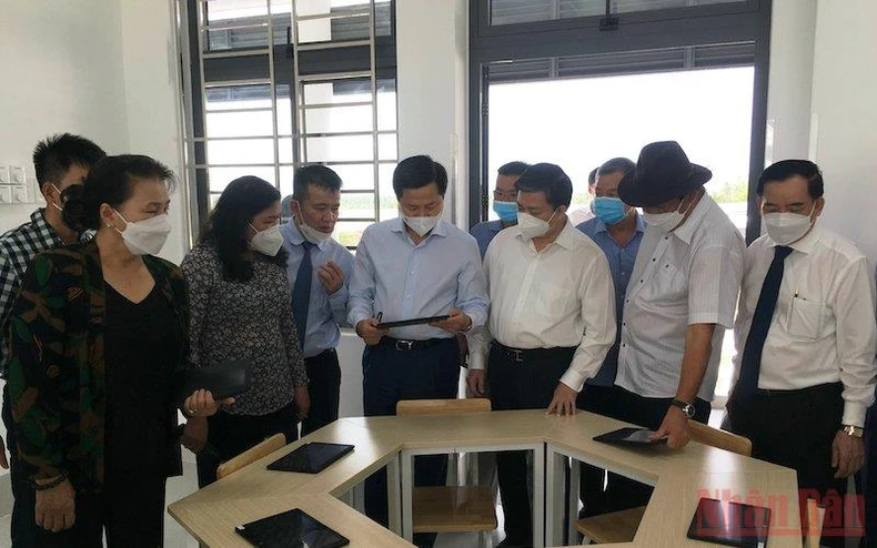 Phó Thủ tướng Lê Minh Khái dự lễ khánh thành trường học tại Bến Tre -0