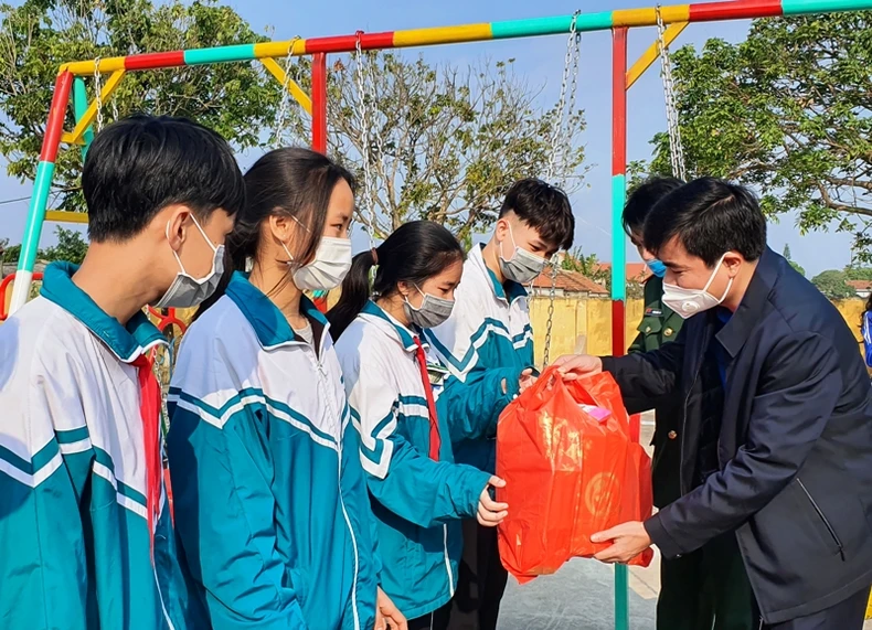 Tuổi trẻ Thanh Hóa đem Tết đến sớm cho người dân nông thôn -0