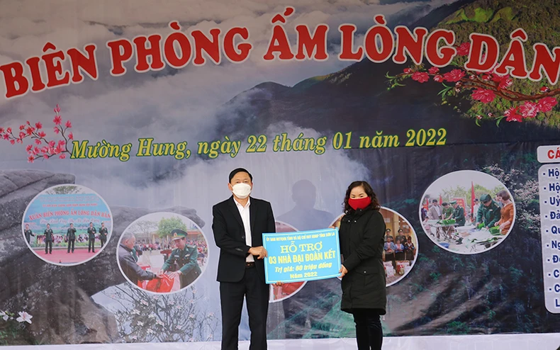 “Xuân biên phòng ấm lòng dân bản” ở Sơn La -0