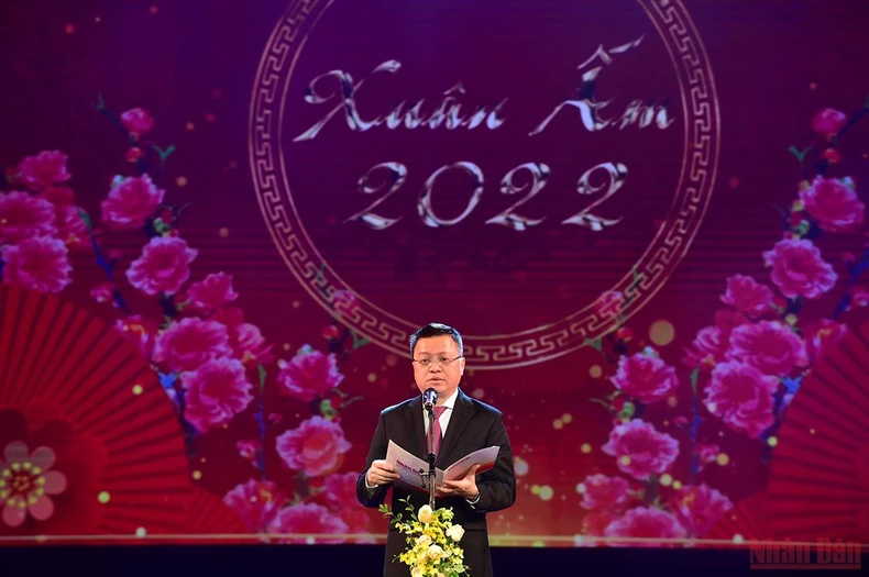 Báo Nhân Dân mang “Xuân ấm” về với người nghèo -0