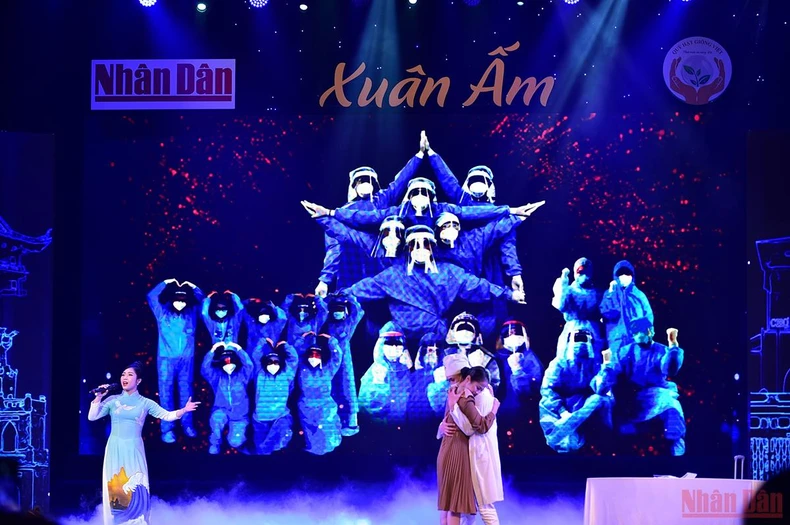 Báo Nhân Dân mang “Xuân ấm” về với người nghèo -0