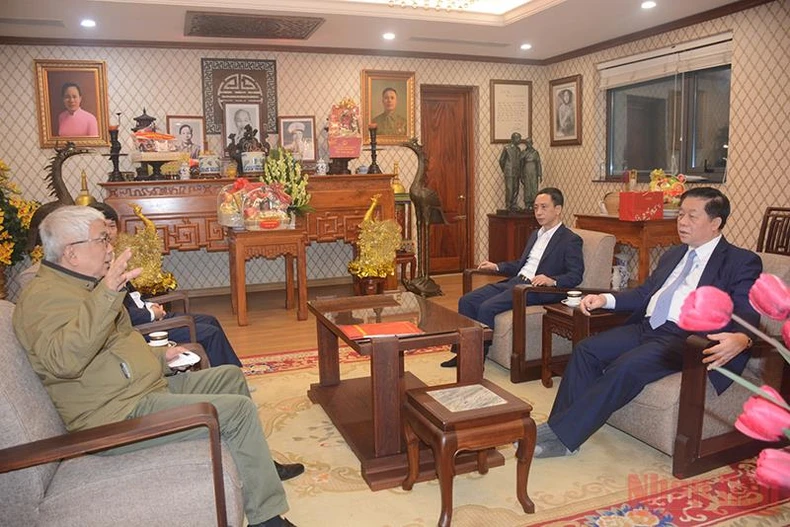 Đồng chí Nguyễn Trọng Nghĩa chúc Tết gia đình các đồng chí nguyên lãnh đạo Đảng, Nhà nước -0