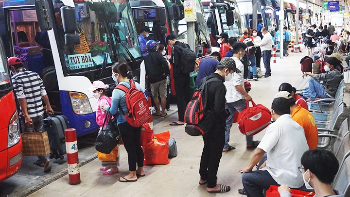 Để người dân về quê đón Tết thuận lợi và an toàn -0