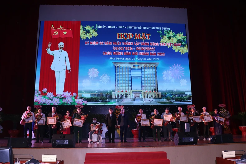 Bình Dương kỷ niệm 92 năm Ngày thành lập Đảng -0