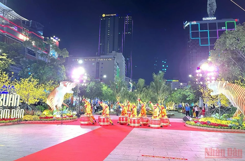 Đường hoa Nguyễn Huệ Tết Nhâm Dần 2022 chính thức mở cửa phục vụ người dân -0